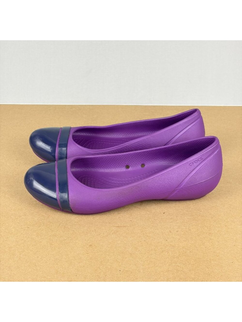 Crocs Cap Toe Ballet Flats Womens 7 Purple Navy Slip On Casual Comfort Washable